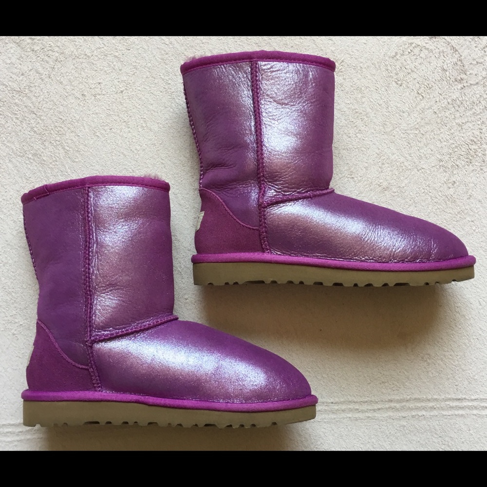 UGG Classic Short Boots, Girls Size 4, 5.5 - 6.0 Women’s, Purple Shimmery, NEW